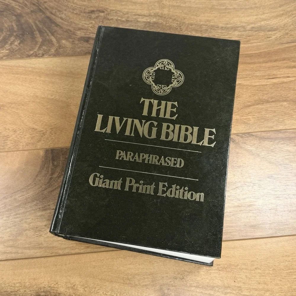 The Living Bible Paraphrased Giant Print Edition Hardback 1971 *writing*